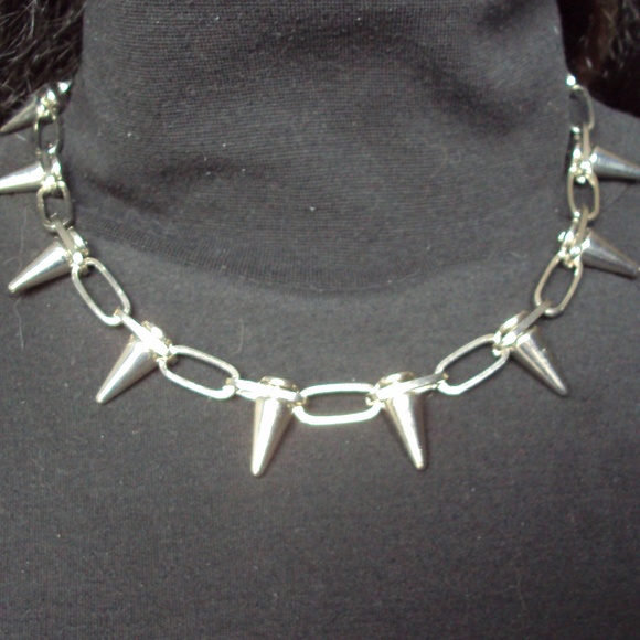 spiked chain collar